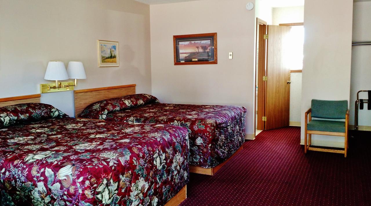 East Glacier Motel & Cabins East Glacier Park Village Екстер'єр фото